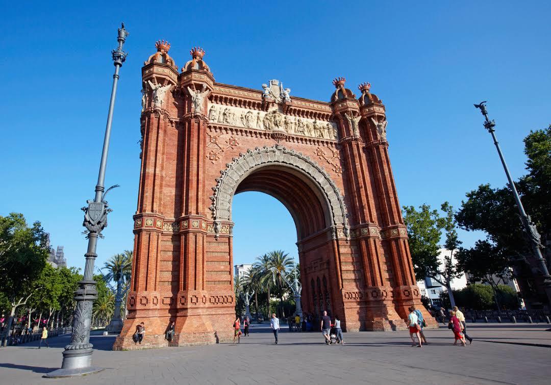 Arc de Triomf Metro